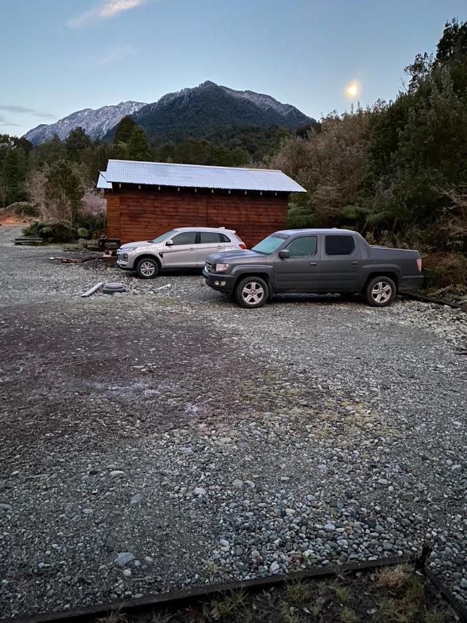 Cabanas & Tinajas Entre Volcanes Hornopirén Eksteriør billede