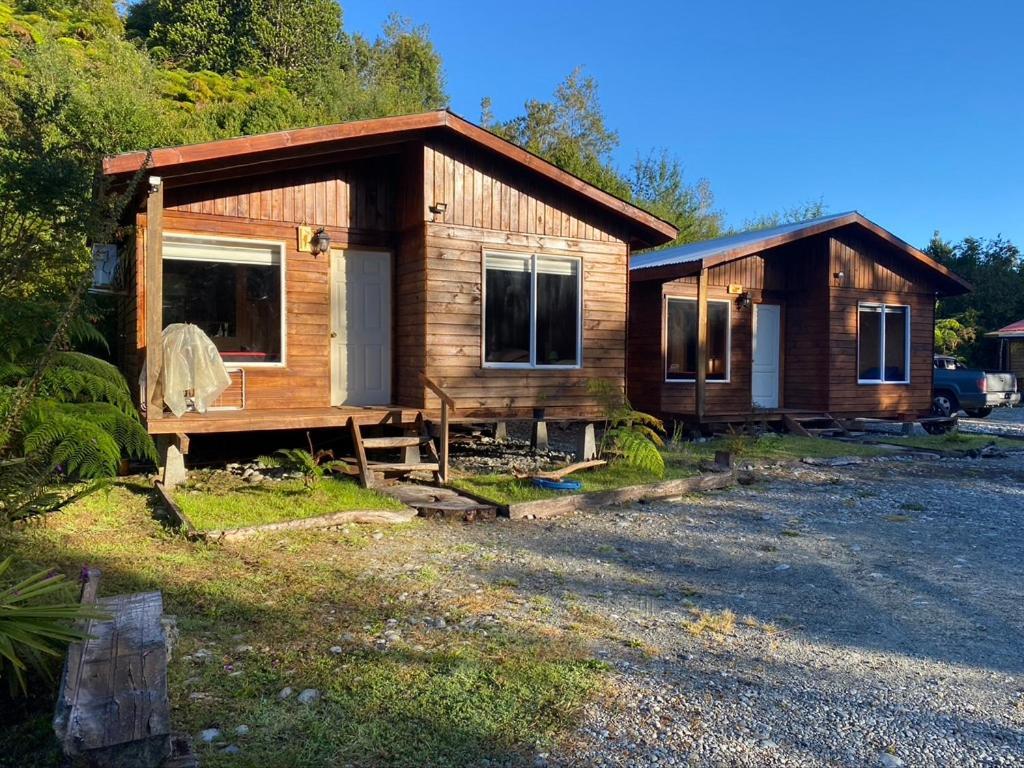 Cabanas & Tinajas Entre Volcanes Hornopirén Eksteriør billede