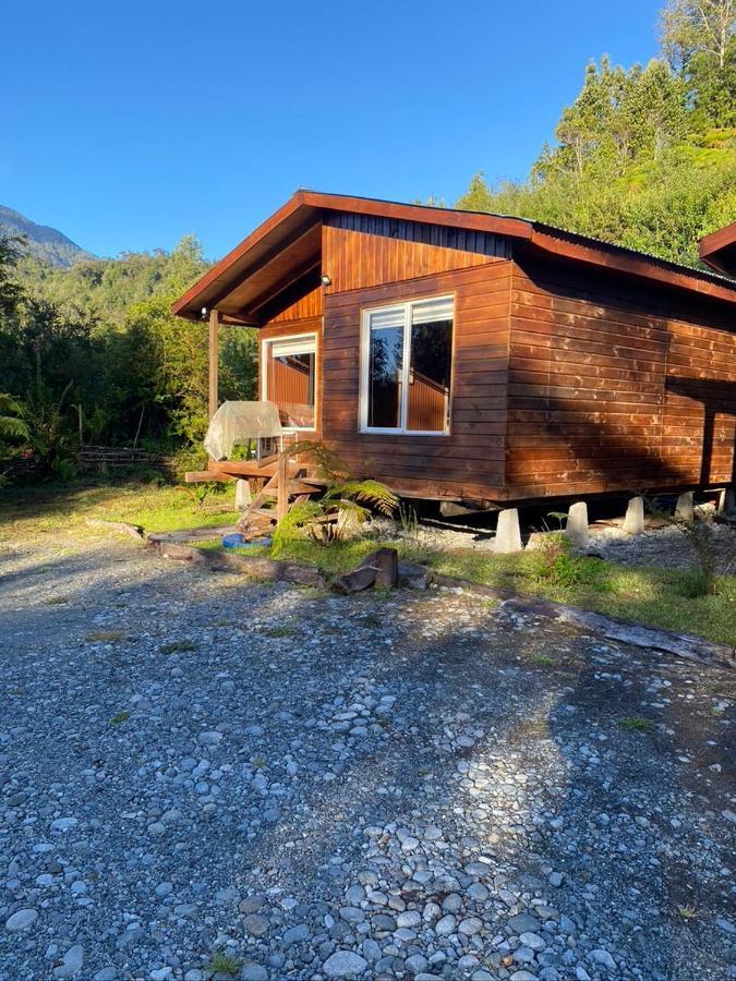 Cabanas & Tinajas Entre Volcanes Hornopirén Eksteriør billede